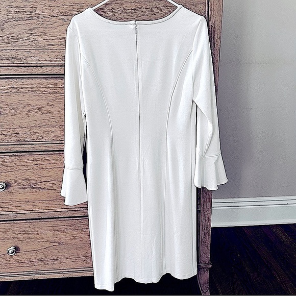 White Mini Dress with bell sleeves - like new! size 4 - Picture 4 of 9